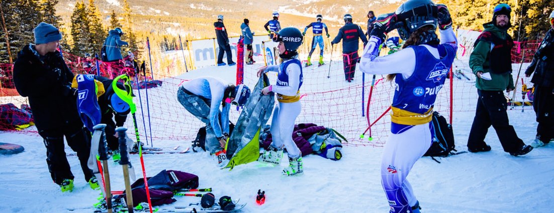 Kids ski racing